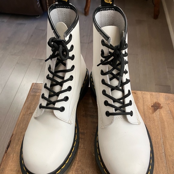 Dr. Martens white leather boots - Picture 7 of 10